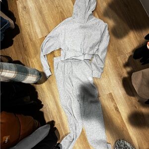 Alo Gray Hooded Sweatshirt and Joggers Set